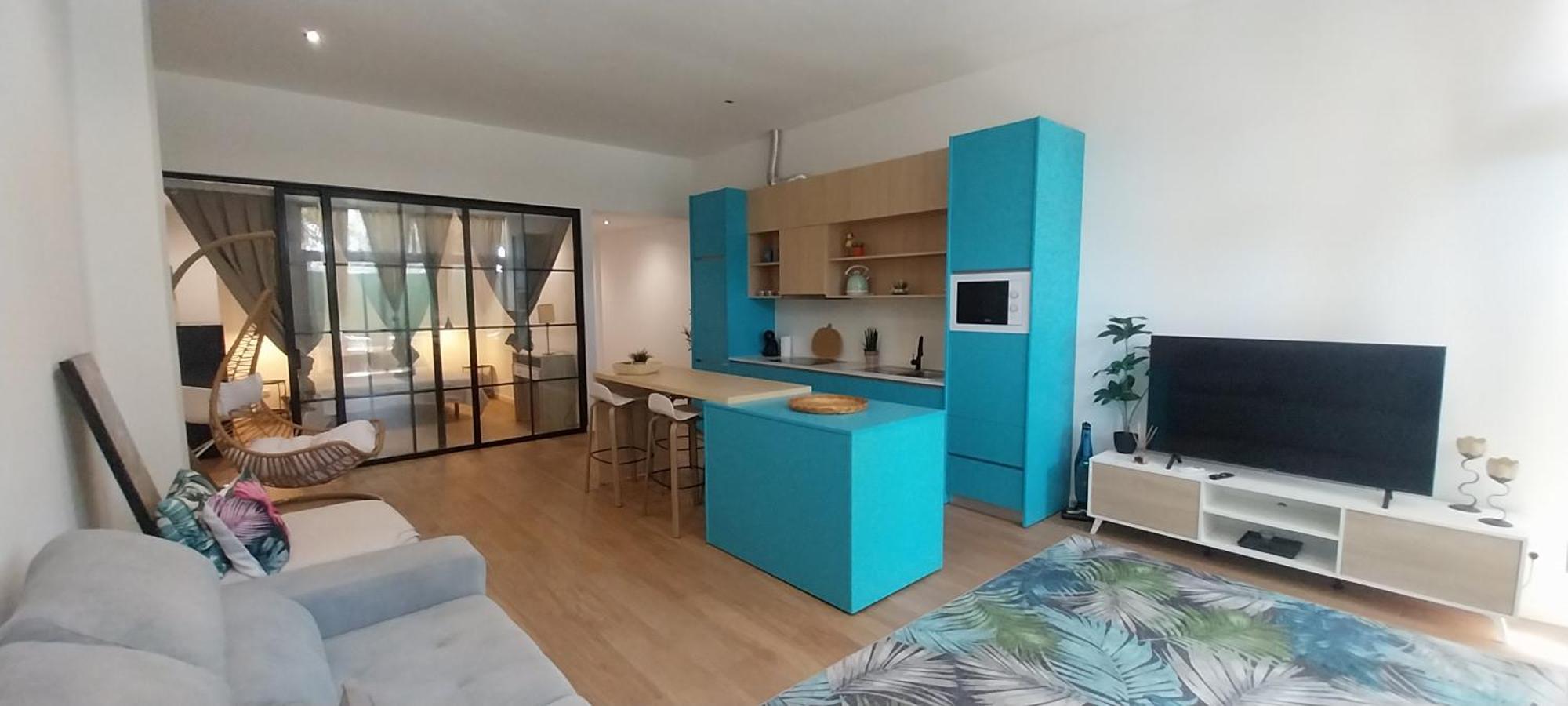 Golden Coast Apartment *